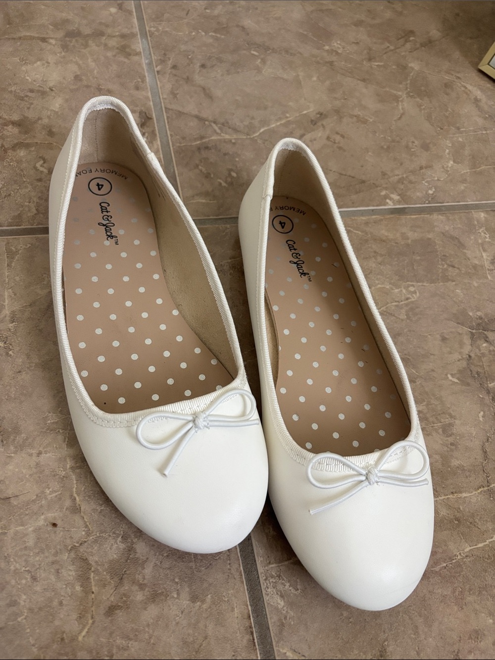 Cat & Jack White Girls' Bow Ballet Flats